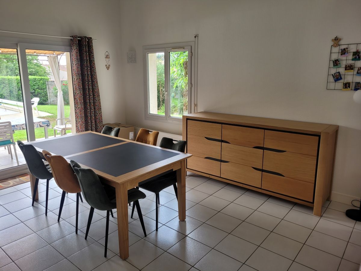 Enfilade et tables et chaises collection MADERA