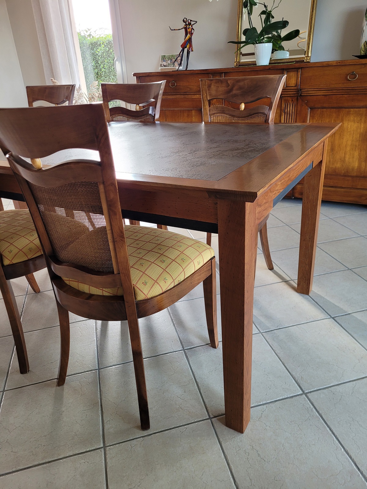 Table  avec céramique / teinte merisier