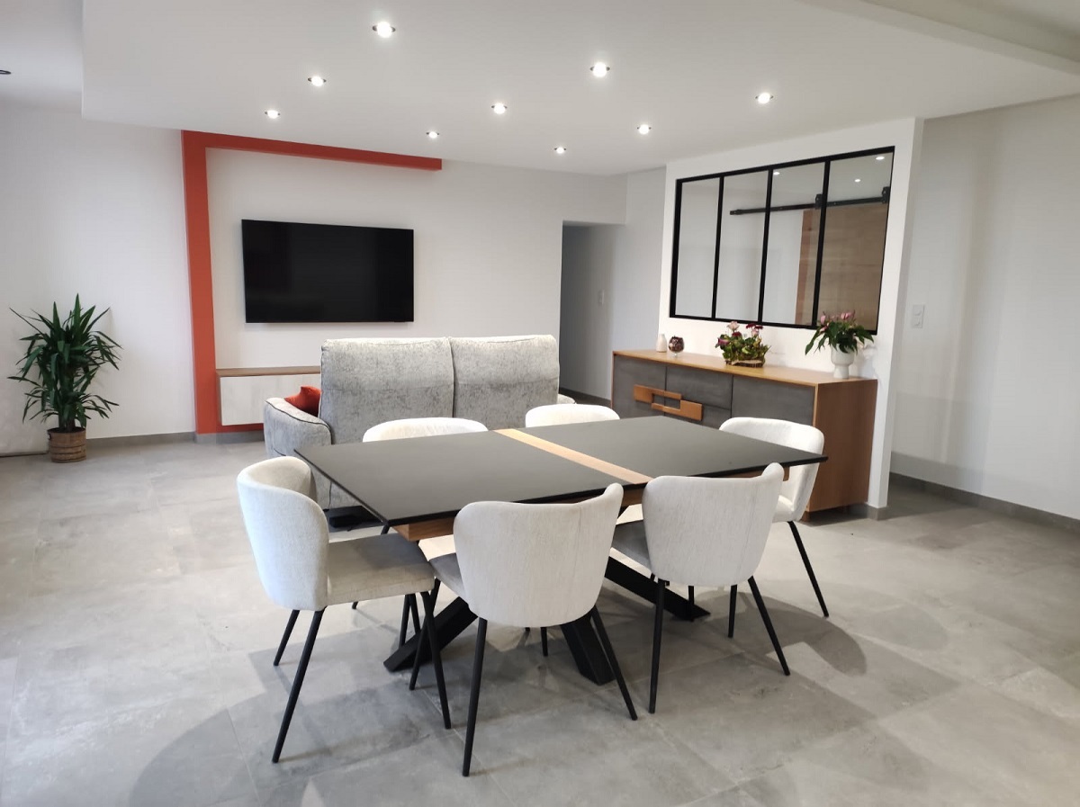 TABLE GARANCE + CHAISES LUPO