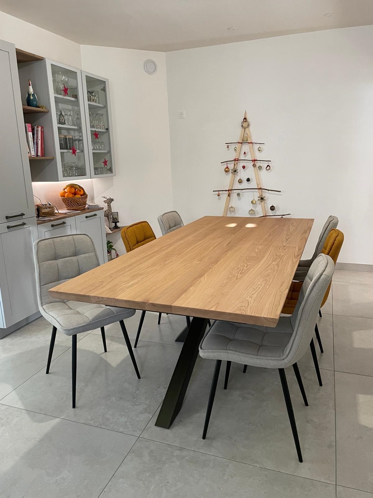 TABLE GARANCE CHENE ANCESTRAL AVES ALLONGES AU CENTRE