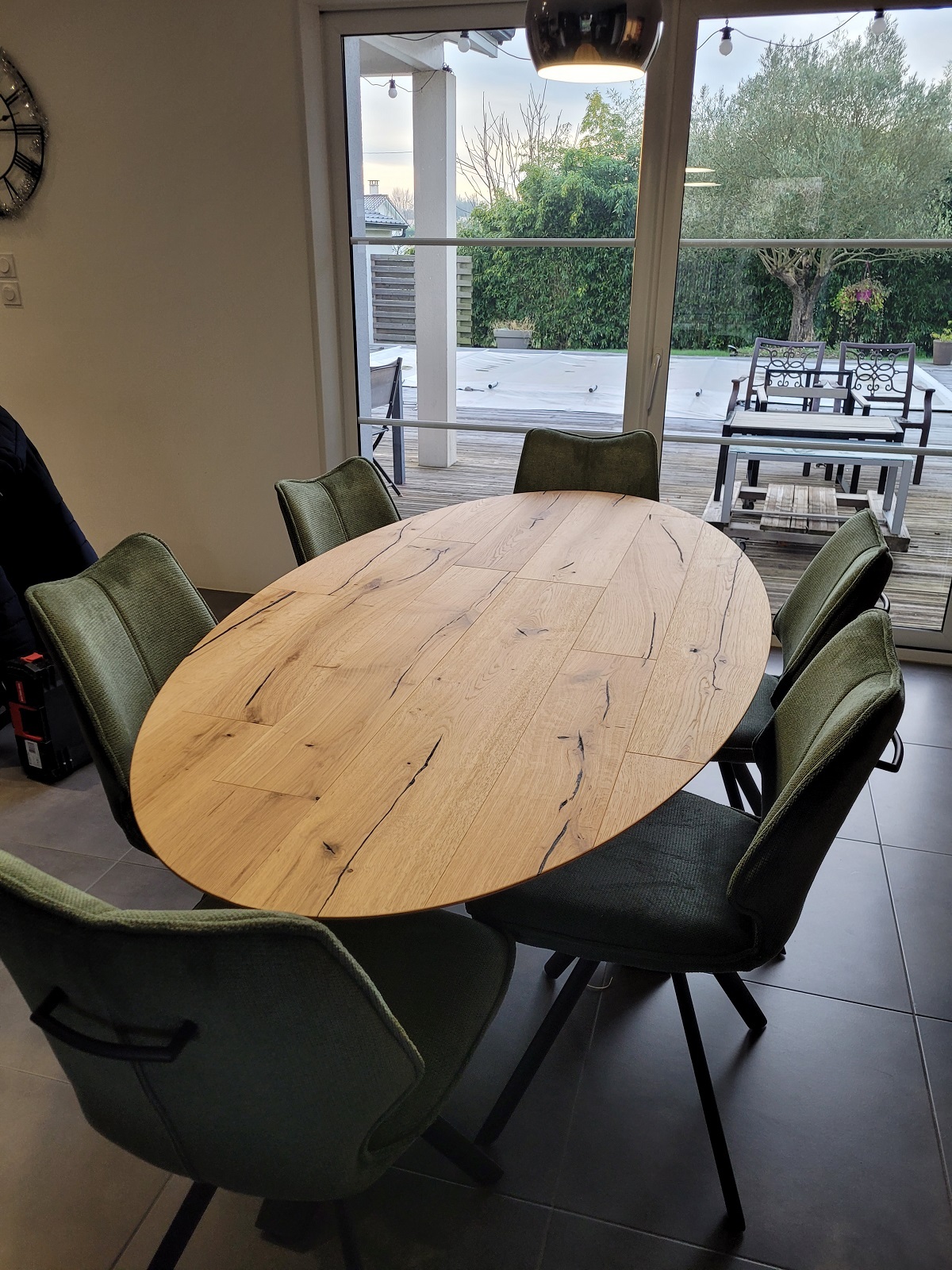 TABLE OAVLE CHAISES SUN