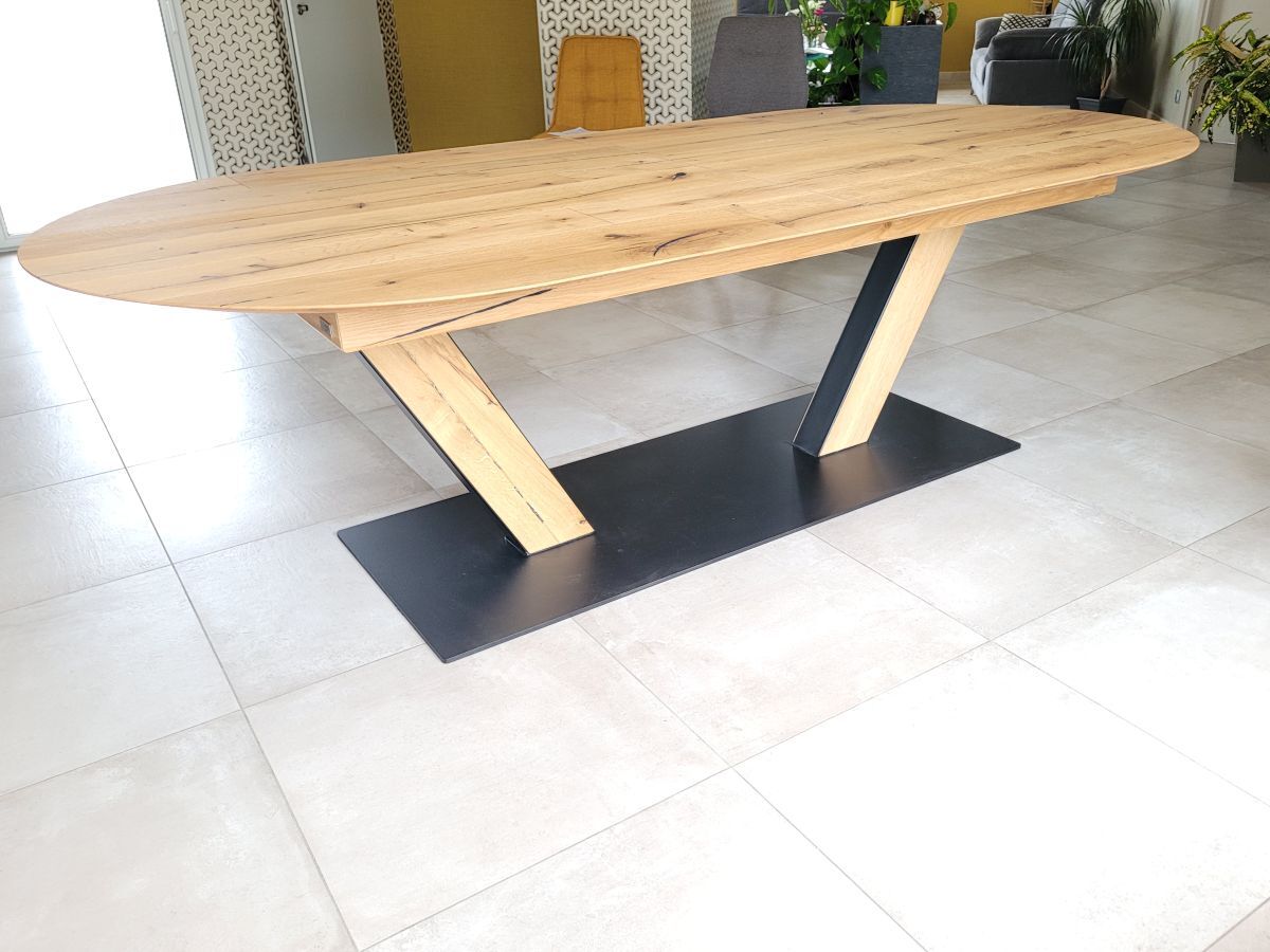 TABLE OVALE AVEC PIED V SEULE