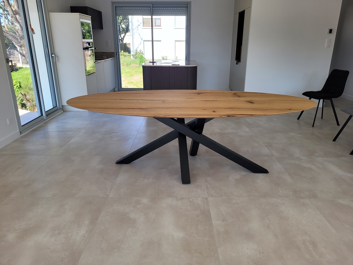 Table ovale pied destructuré noir mat bis