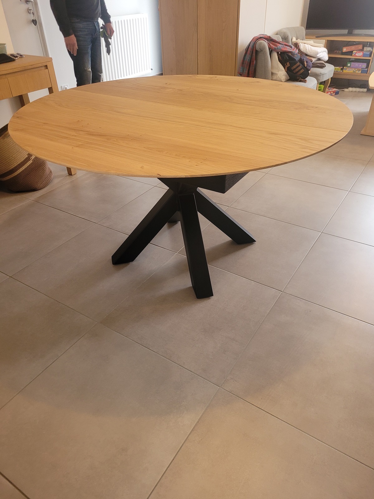 table ronde avec allonge centrale
