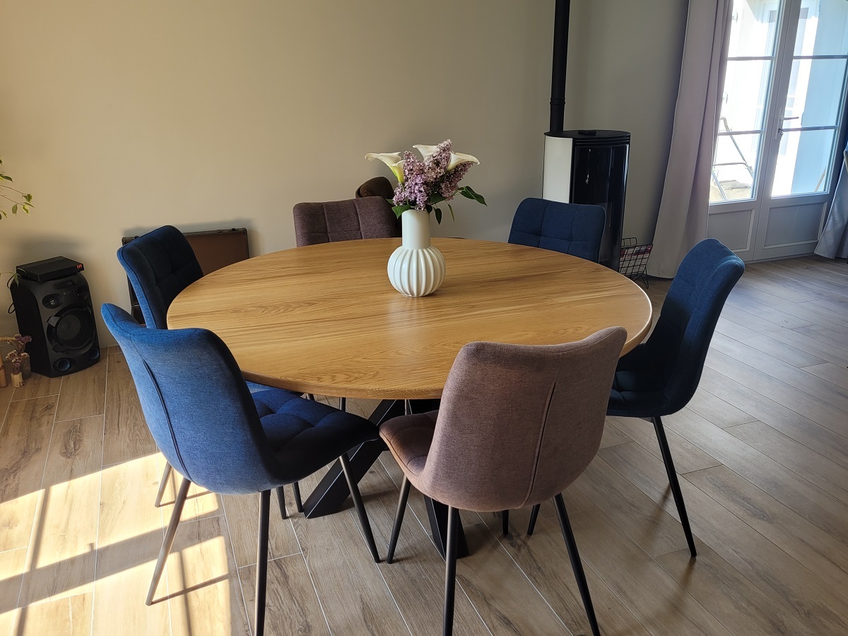 Table ronde en chêne de France