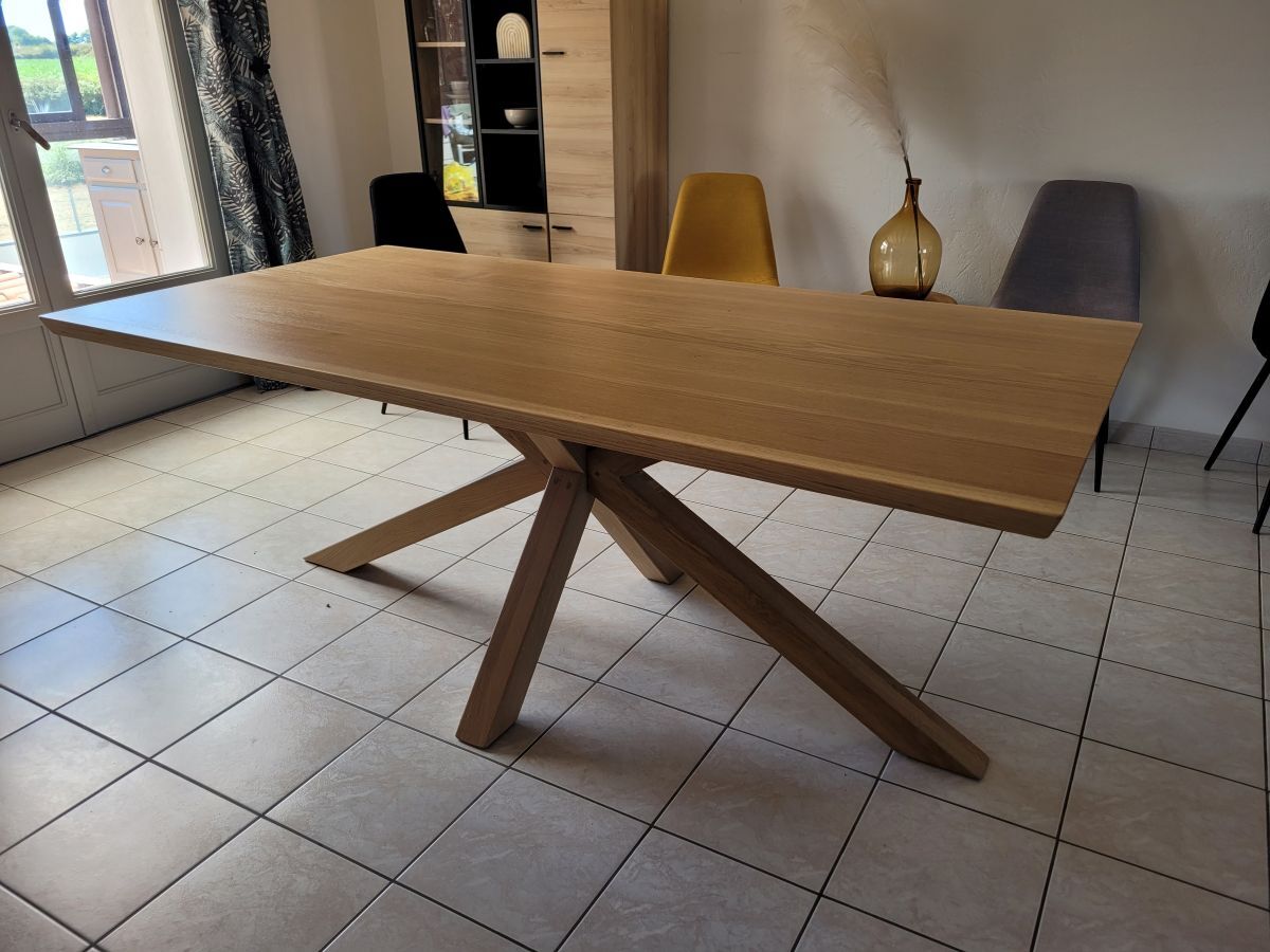 TABLE TOUT BOIS PLATEAU ET PIED EN CHENE MASSIF