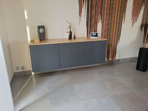 MEUBLE SUSPENDU LAQUE ET BOIS