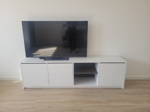 Meuble TV sur mesure laqué blanc