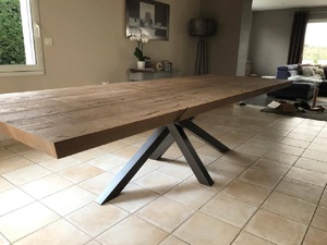 TABLE VERY sur-mesure finition spéciale